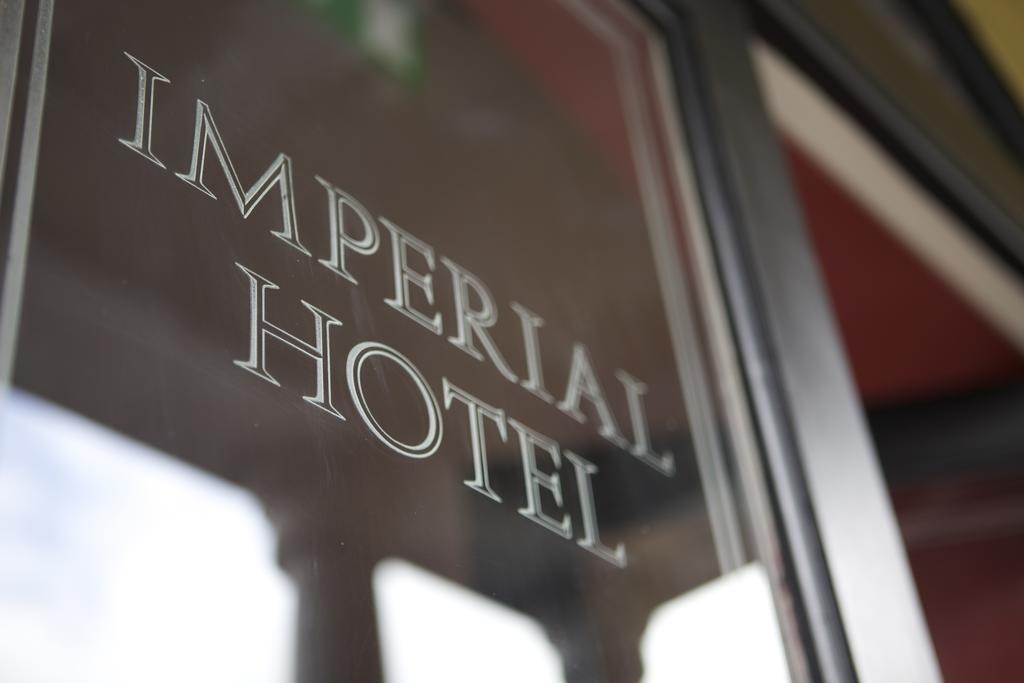 Imperial Hotel Тралі Екстер'єр фото